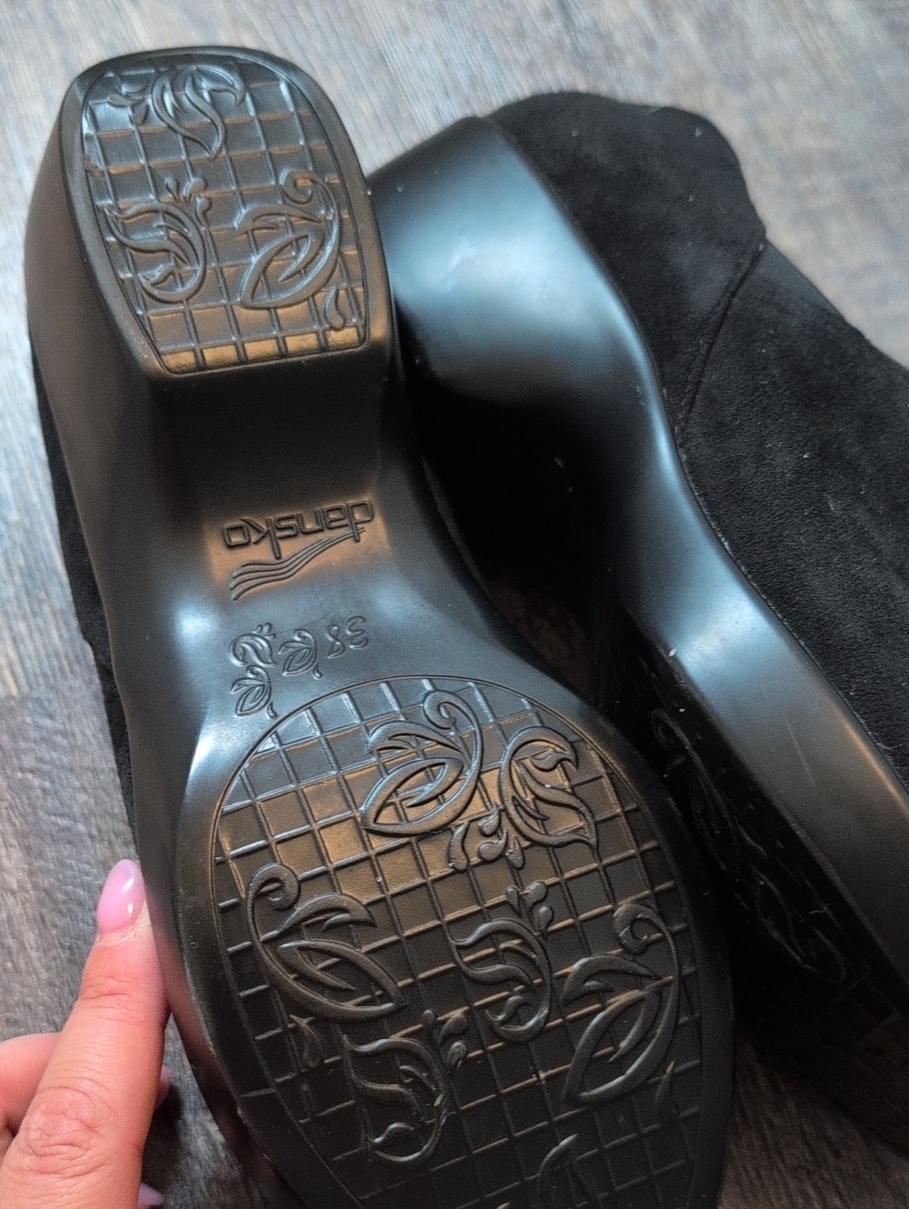 Dansko Black Suede Slip On Clogs Women's Size 7.5/8 EU Size 38 - Picture 5 of 7
